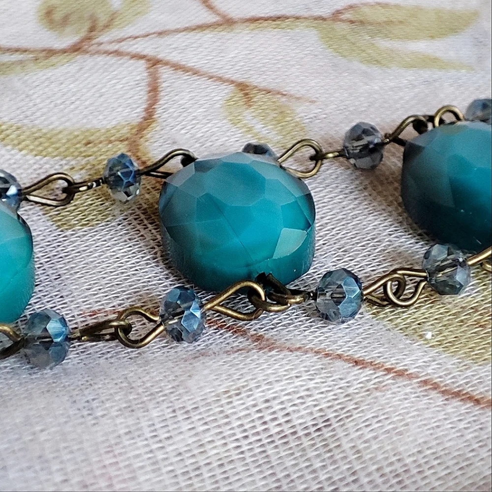 Teal Dusty Blue Glass Oval Faceted  Dual Chain Bracelet Brass Magnetic Clasp EUC